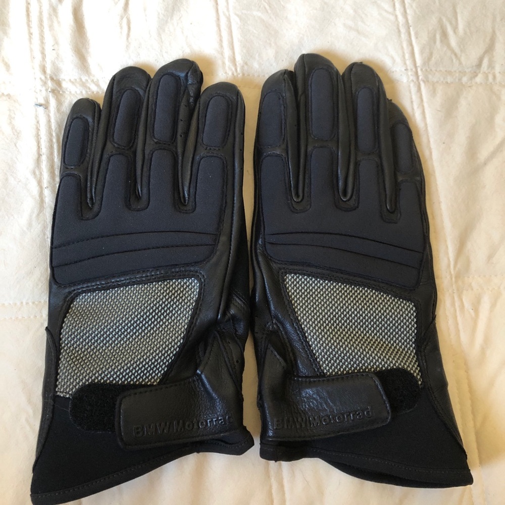 BMW Black Men’s Motorcycle Gloves with Gray Accent - Picture 4 of 5